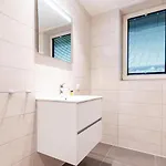 Bos Met Hottub & Sauna | 8 Personen - Valley Wekerom