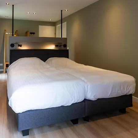 別荘 Bos Met Hottub & Sauna | 8 Personen Wekerom