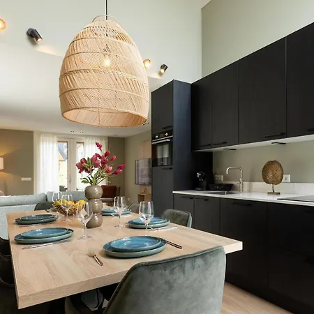 Bos Met Hottub & Sauna | 8 Personen - Valley Wekerom