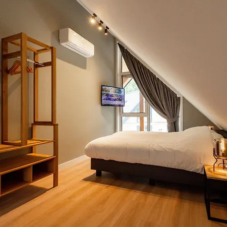 Bos Met Hottub & Sauna | 8 Personen 別荘 *