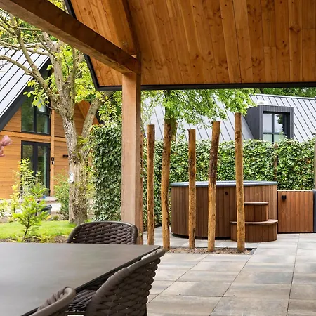 別荘 Bos Met Hottub & Sauna | 8 Personen
