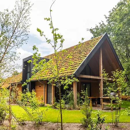 Bos Met Hottub & Sauna | 8 Personen Wekerom
