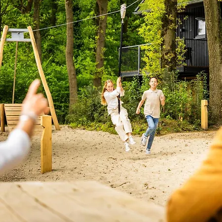 別荘 Bos Met Hottub & Sauna | 8 Personen Wekerom