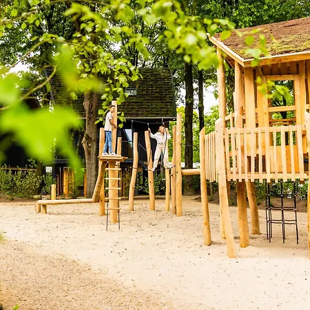 Bos Met Hottub & Sauna | 8 Personen Wekerom