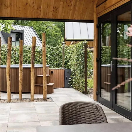 別荘 Bos Met Hottub & Sauna | 8 Personen Wekerom