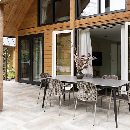 Bos Met Hottub & Sauna | 8 Personen Wekerom