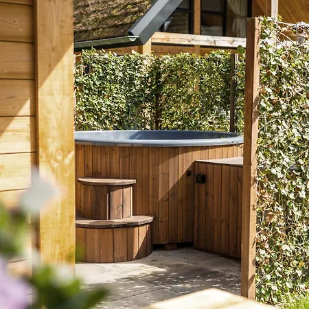 Bos Met Hottub & Sauna | 8 Personen Wekerom
