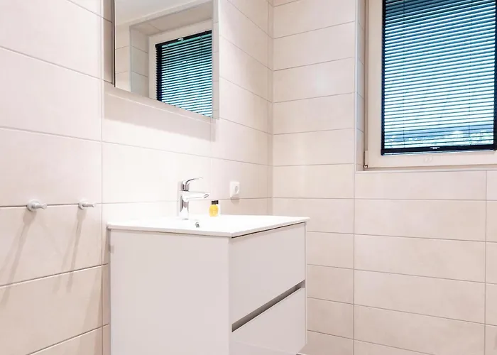 Bos Met Hottub & Sauna | 8 Personen - Valley Wekerom