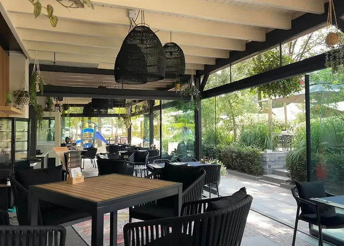 Bos Met Hottub & Sauna | 8 Personen - Valley Wekerom