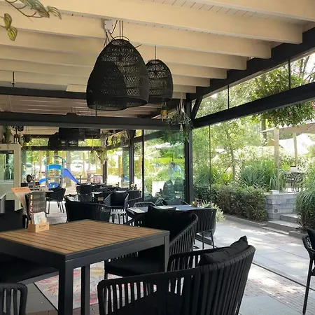 Bos Met Hottub & Sauna | 8 Personen - Valley Wekerom